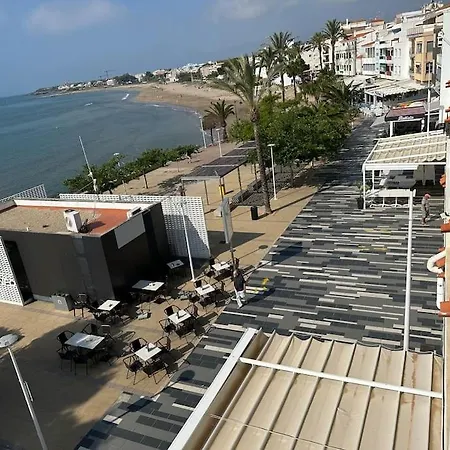 Playa Cargador, Vista Frontal, Centrico.